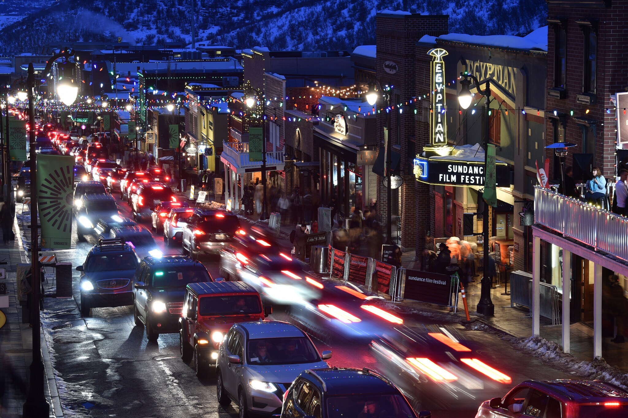 Kinoeingang bei Nacht