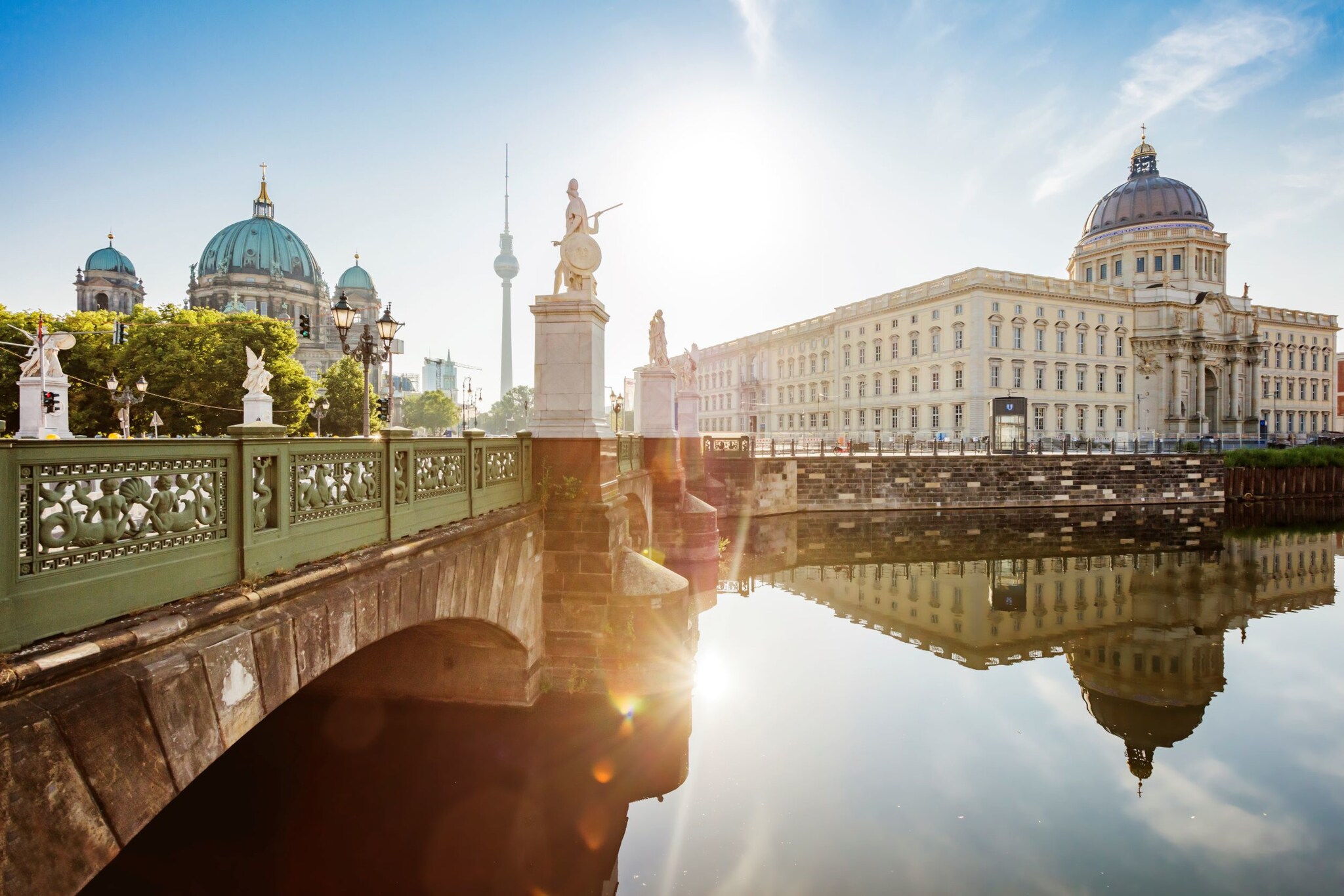 Das Berliner Humboldt Forum an der Spree