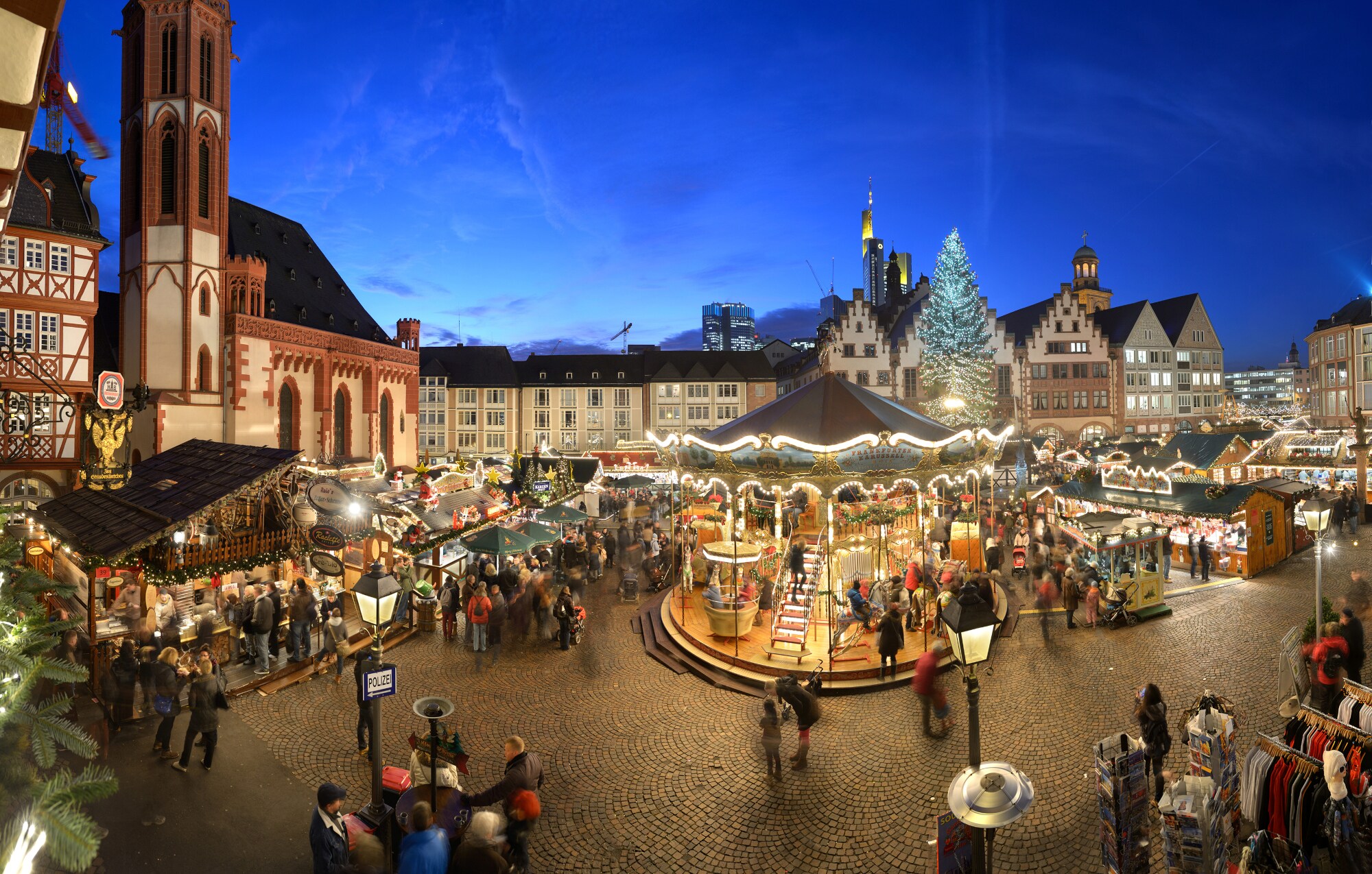 Weihnachtsmarkt am Römerberg. Weihnachtsmarkt am Römerberg.