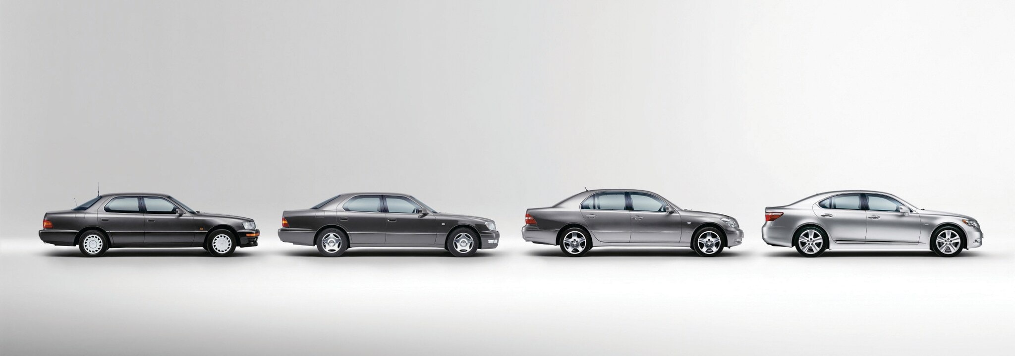 Mehrere Fahrzeuge in einer Reihe Mehrere Fahrzeuge in einer Reihe