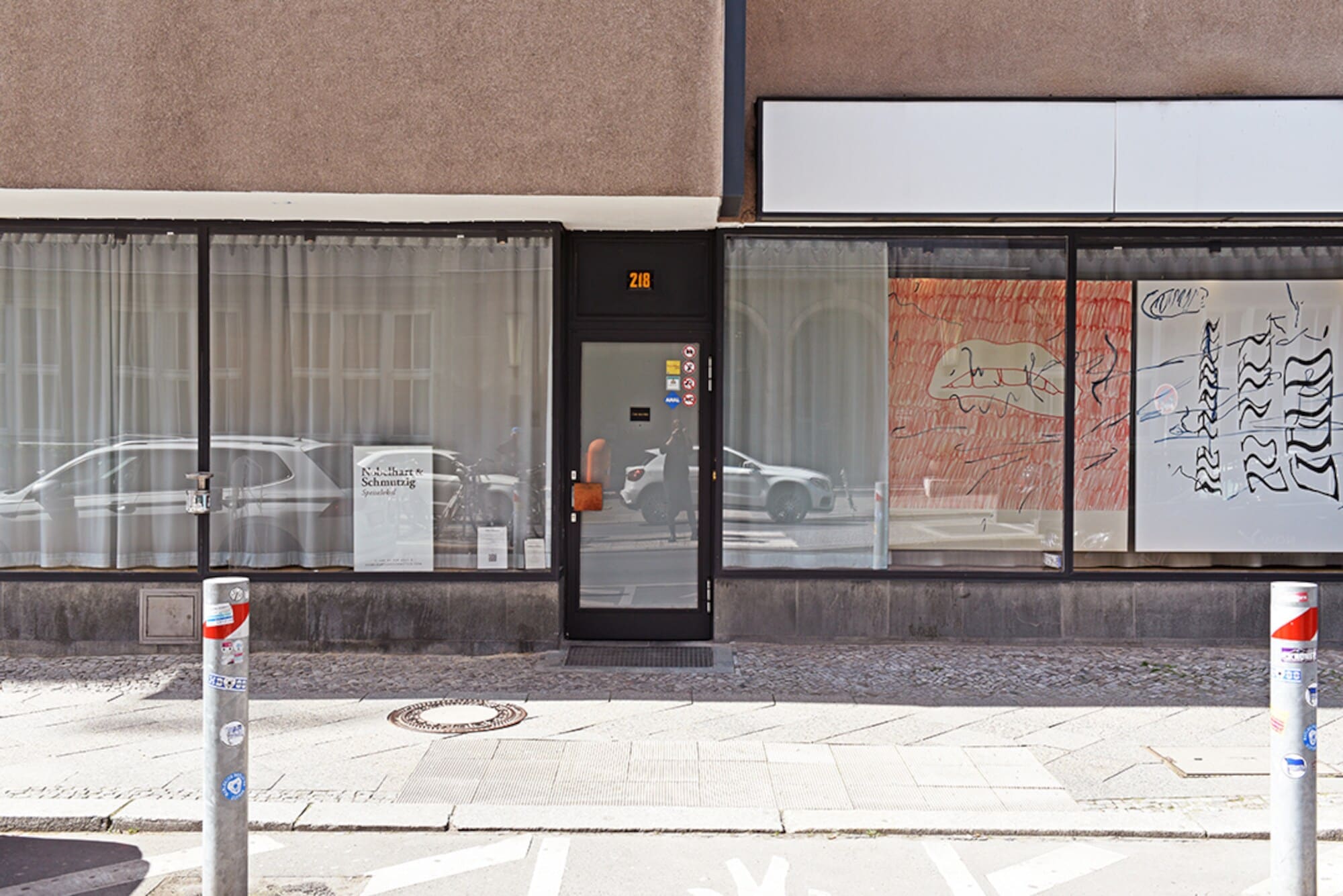 Der Eingang des Restaurants Nobelhart und Schmutzig in der Friedrichstraße in Berlin-Kreuzberg Der Eingang des Restaurants Nobelhart und Schmutzig in der Friedrichstraße in Berlin-Kreuzberg