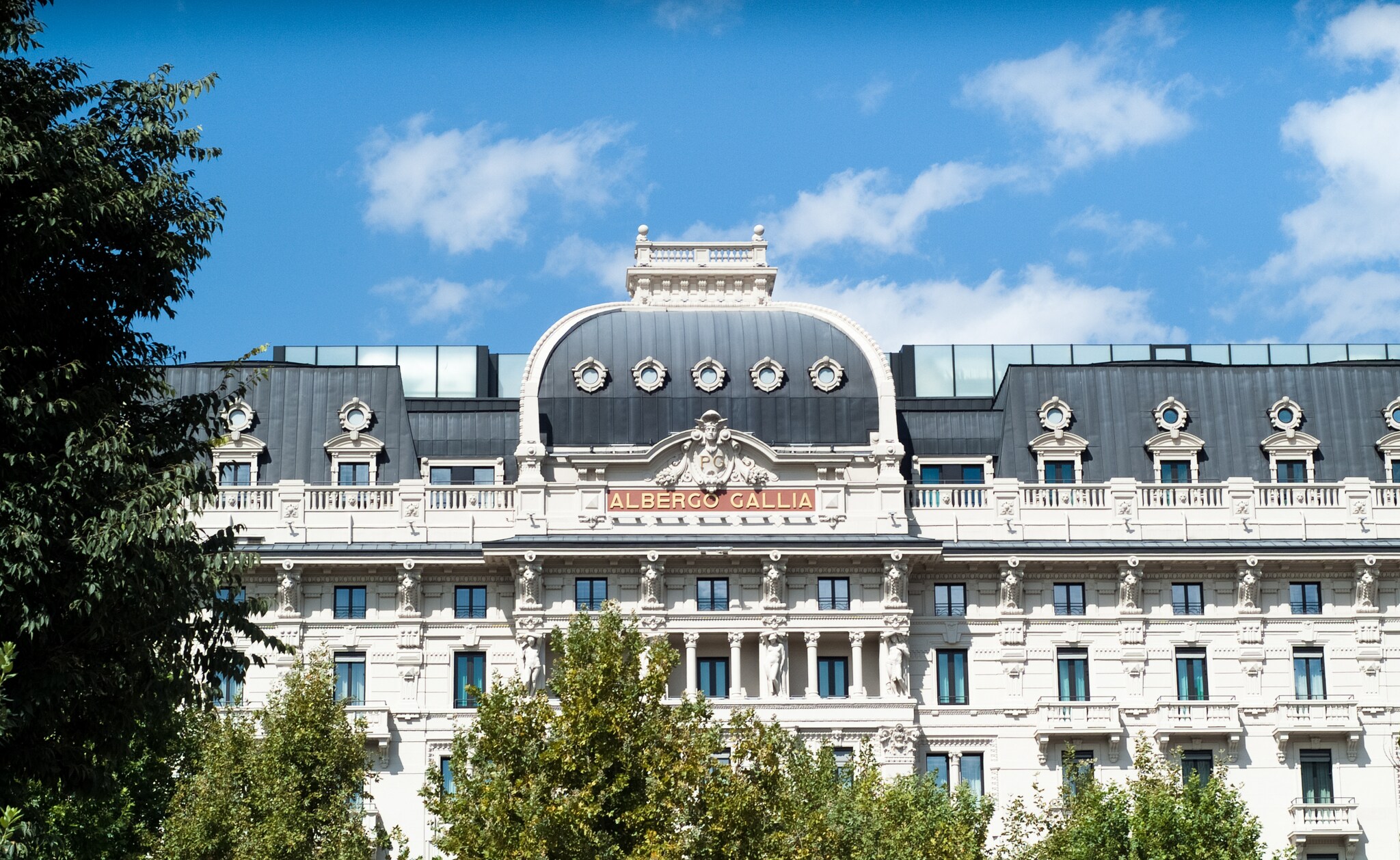 Fassade des Excelsior Hotels Gallia