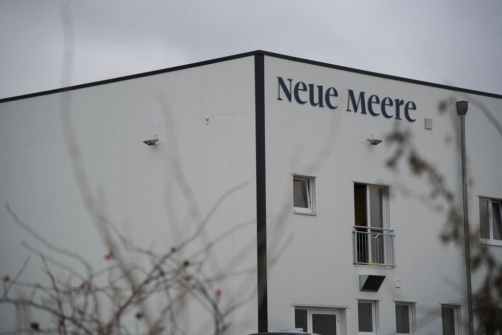 Gebäude mit dem Schriftzug Neue Meere