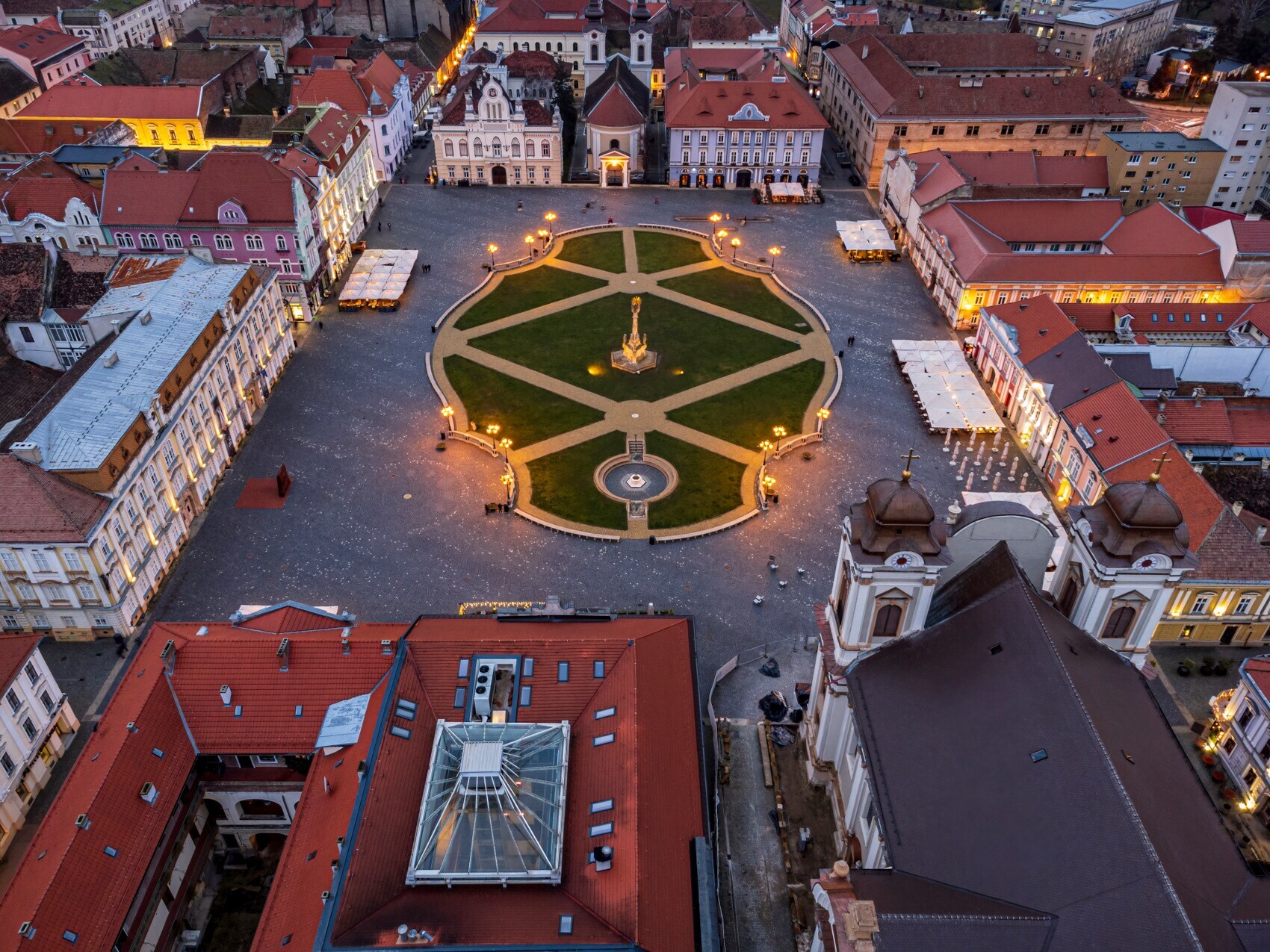 Luftaufnahme des Unionsplatzes in Temeswar, Rumänien Luftaufnahme des Unionsplatzes in Temeswar, Rumänien