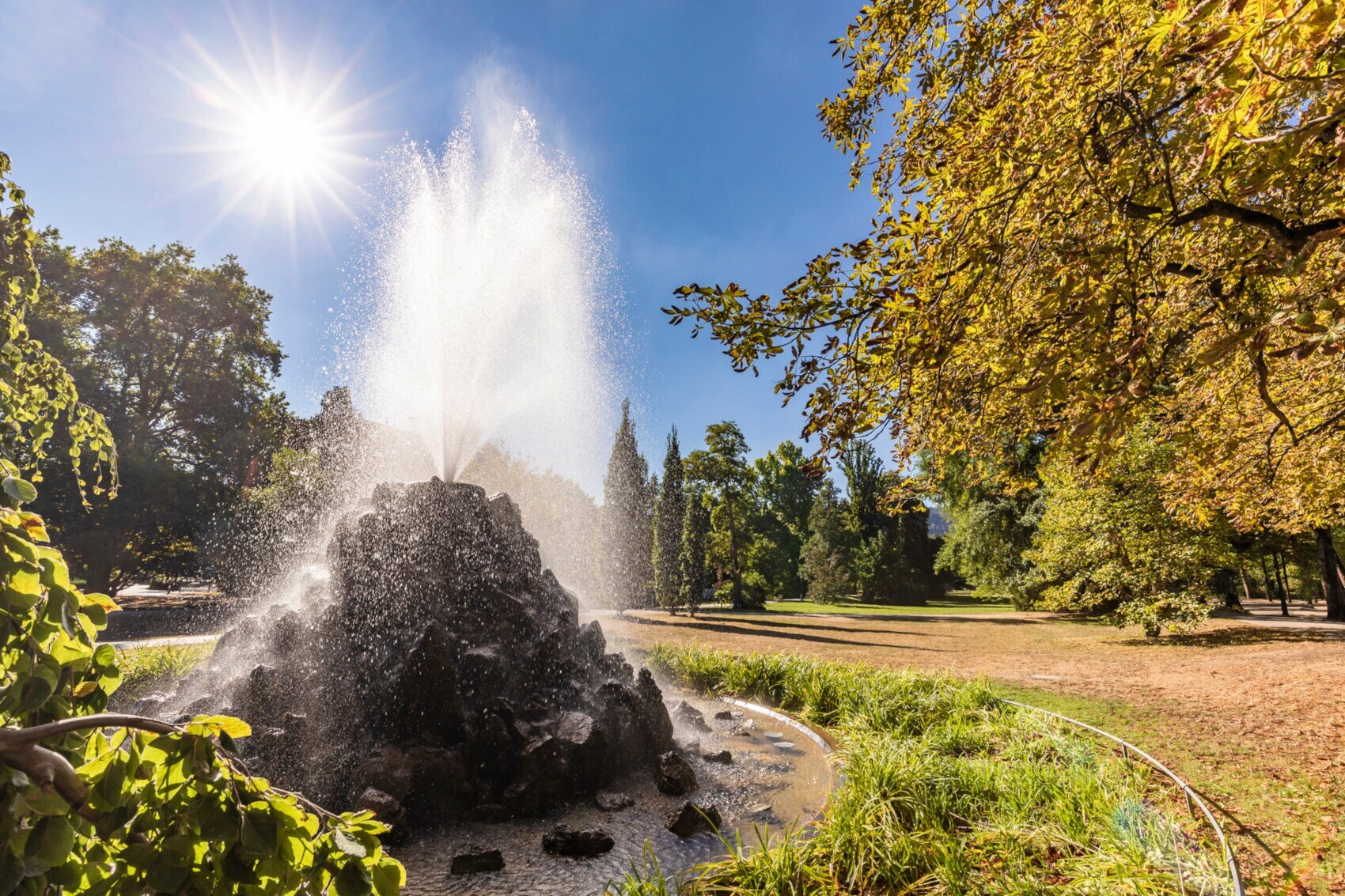 Park mit Springbrunnen in Baden-Baden Park mit Springbrunnen in Baden-Baden
