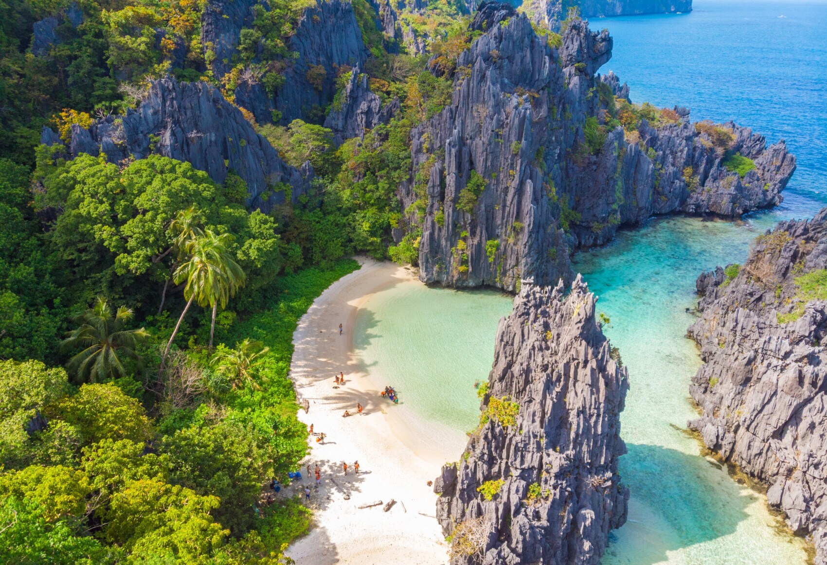Eine Lagune bei El Nido auf Palawan auf den Philippinen Eine Lagune bei El Nido auf Palawan auf den Philippinen
