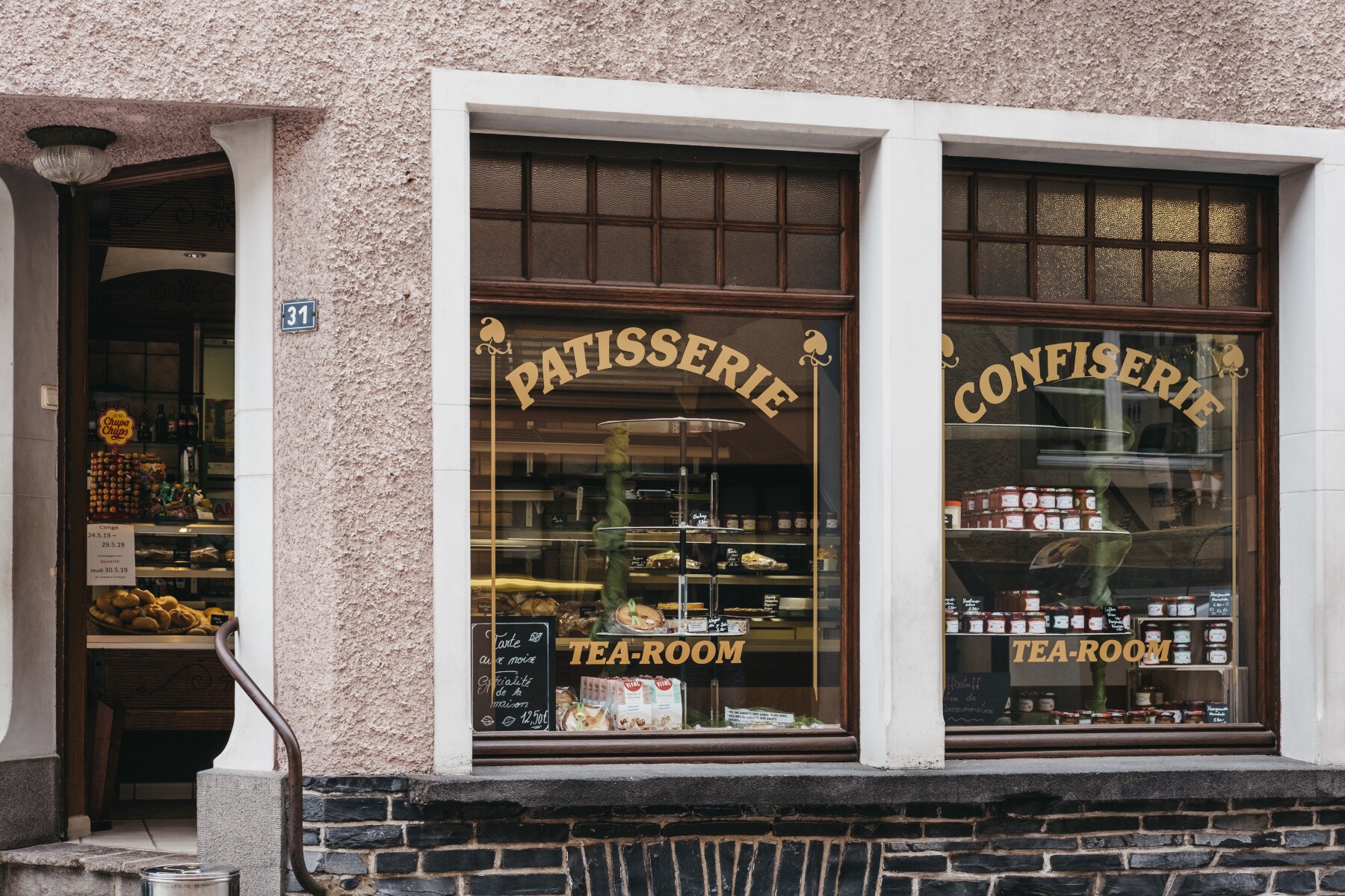 Fensterfront einer Konditorei in Vianden
