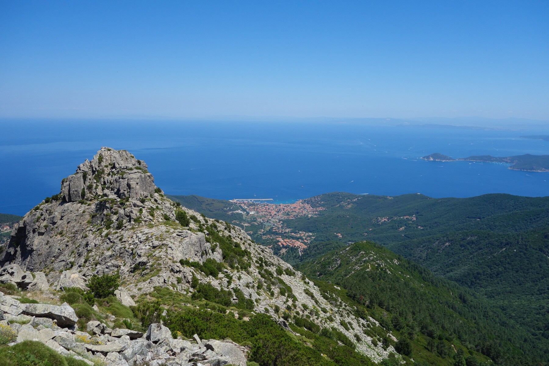 Luftaufnahme vom Monte Capanne auf Elba