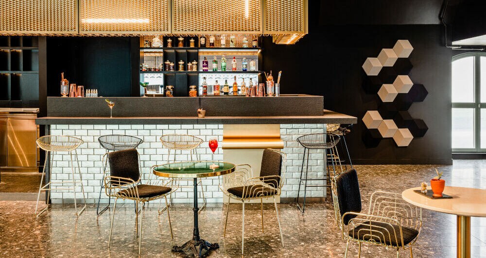 Eine moderne und elegant eingerichtete Bar