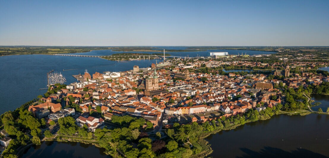 Blick aus der Vogelperspektive auf Stralsund