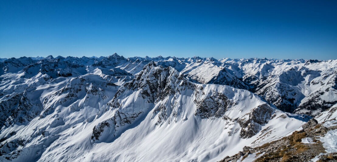 Blick vom Gaishorn über die Allgäuer Alpen in Österreich