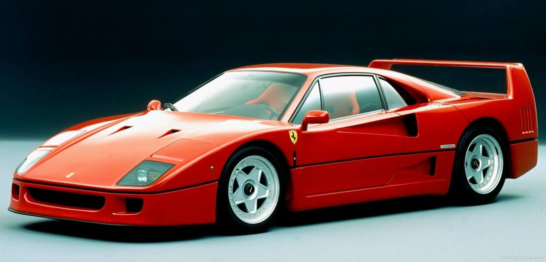 Keilförmige Front und ein dicker Heckflügel zeichnen den Ferrari F40 aus