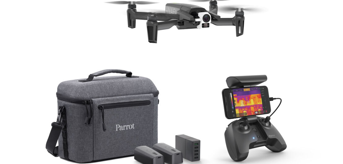 Zusammenfaltbare Drohne des Herstellers Parrot mit Tasche, Akkus und Fernbedienung