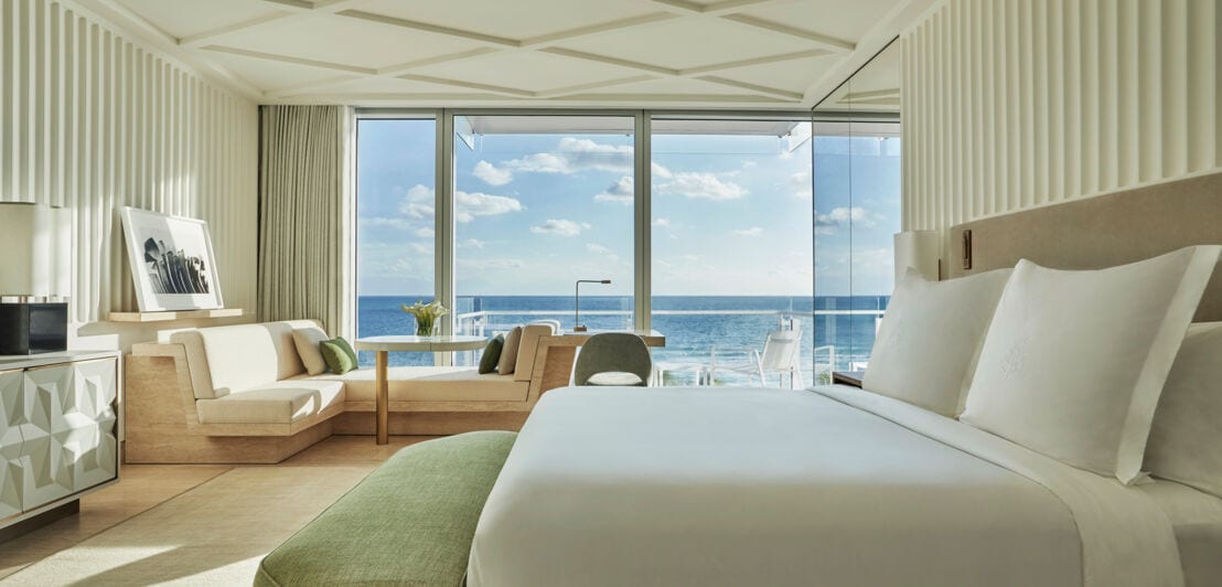 Blick in ein Hotelzimmer des Four Seasons Miami Beach