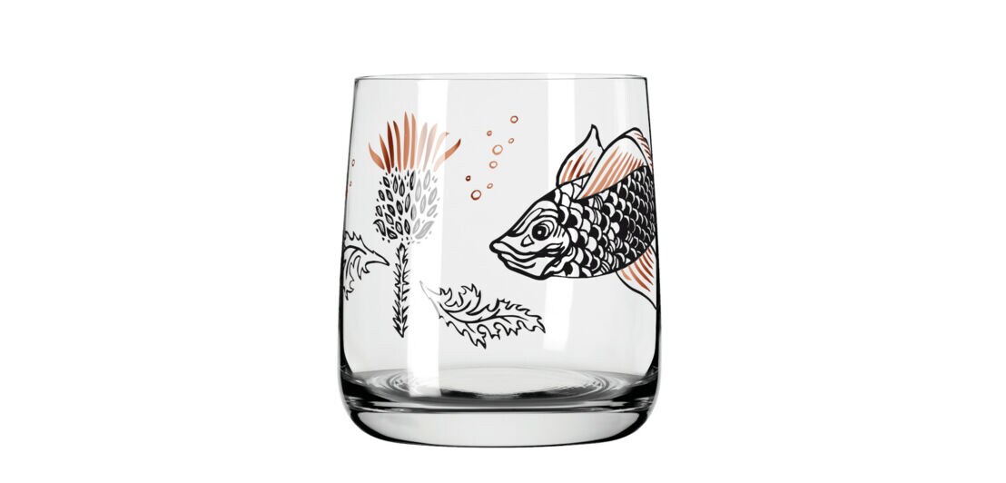 Produktbild eines Whiskyglases mit einer Illustration eines Fischs sowie einer Distel des Künstlers Olaf Hajek