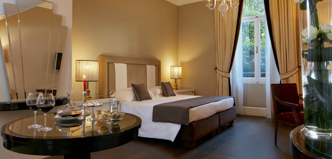 Elegant eingerichtete Junior Suite des Hotel Regency Firenze
