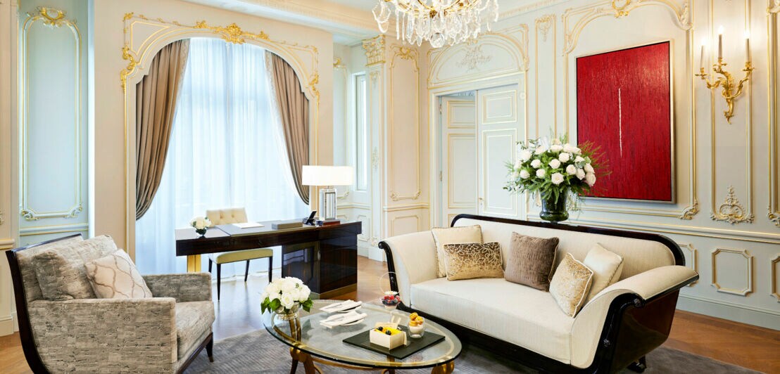 Blick in das Wohnzimmer der Historic Suite des Peninsula Paris