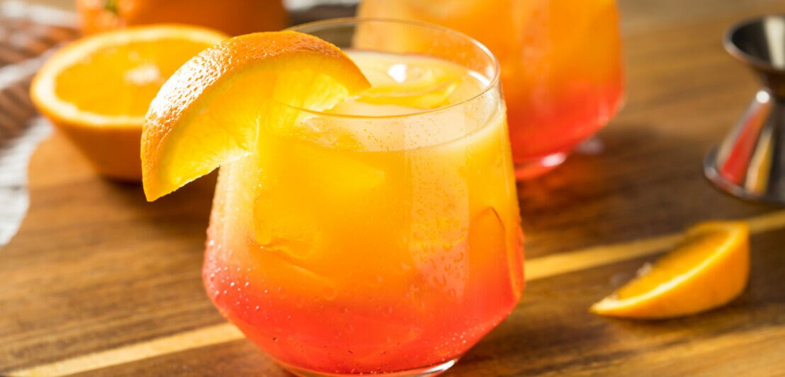 Tequila Sunrise mit Orangenscheiben