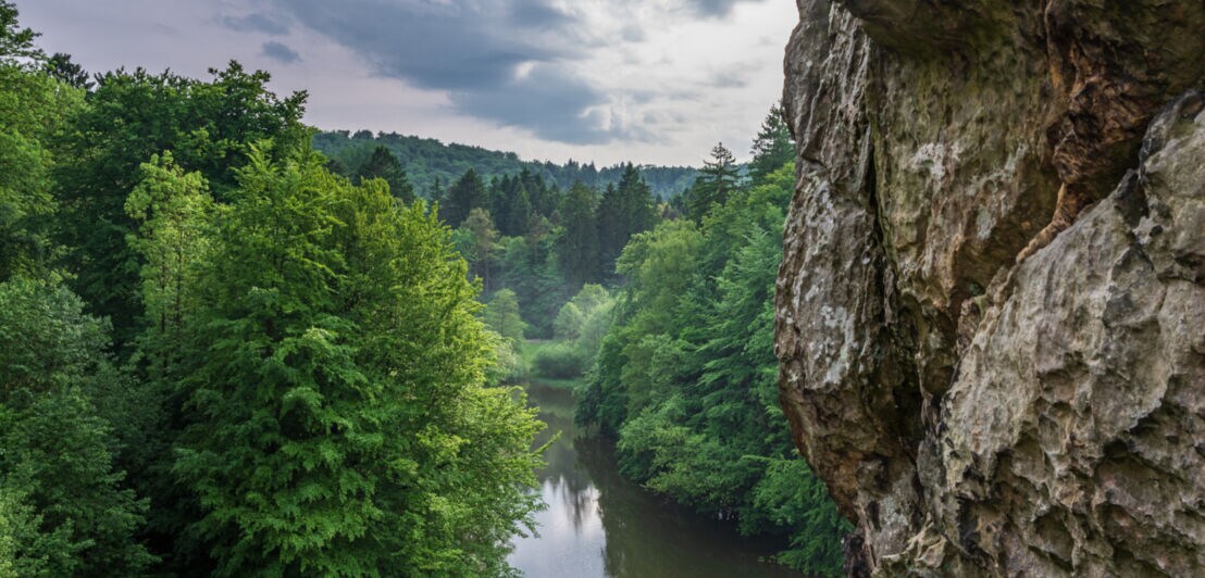 Mystische Landschaft, Flüsse und Klippen im Teutoburger Wald