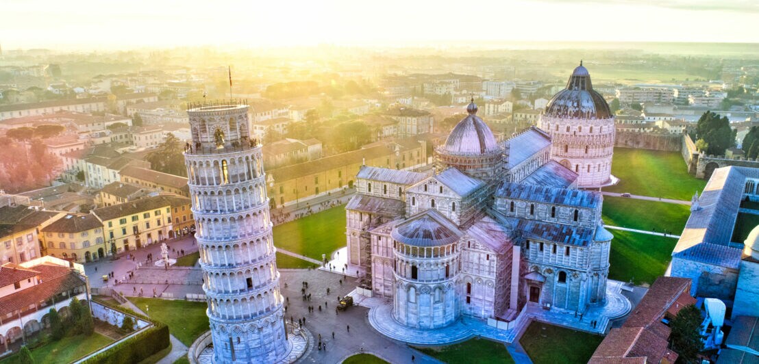 Luftaufnahme vom Schiefen Turm von Pisa