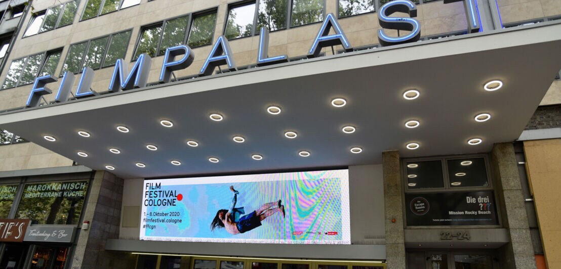 Ankündigung des Film Festival Cologne am Kino Filmpalast in Köln