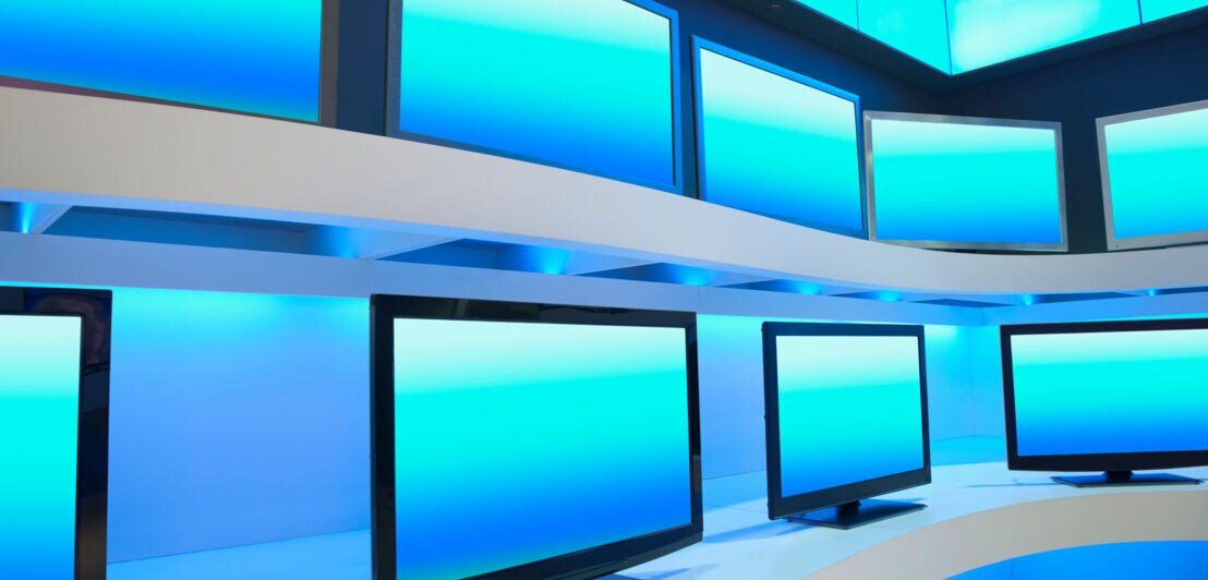 TV-Store mit Reihen LCD-Fernseher