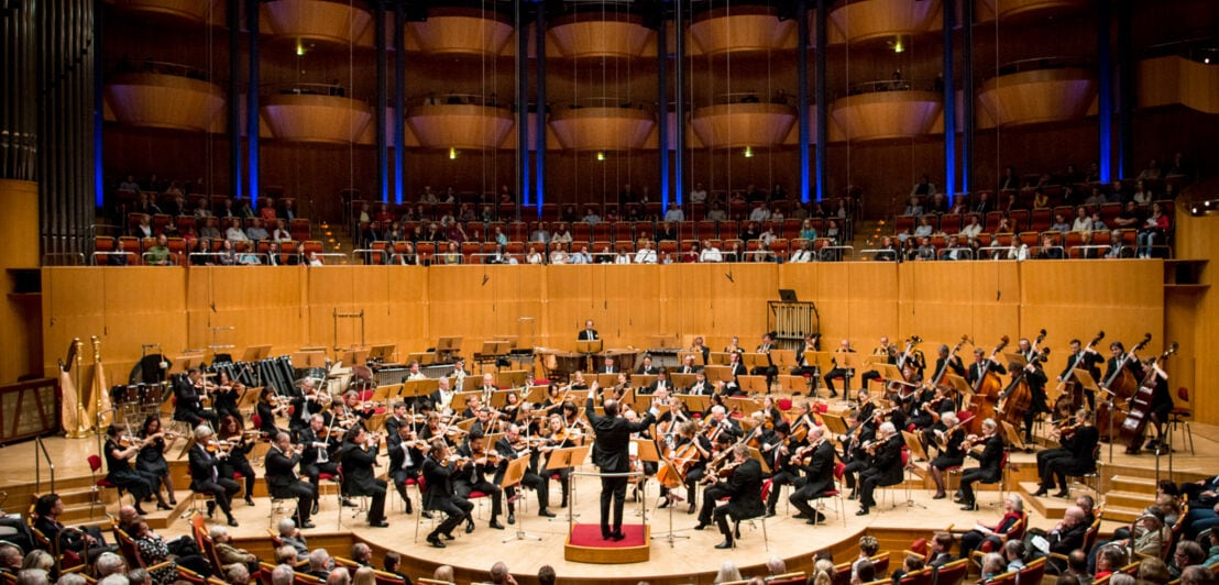 Konzertsaal der Kölner Philharmonie mit dem Gürzenich-Orchester