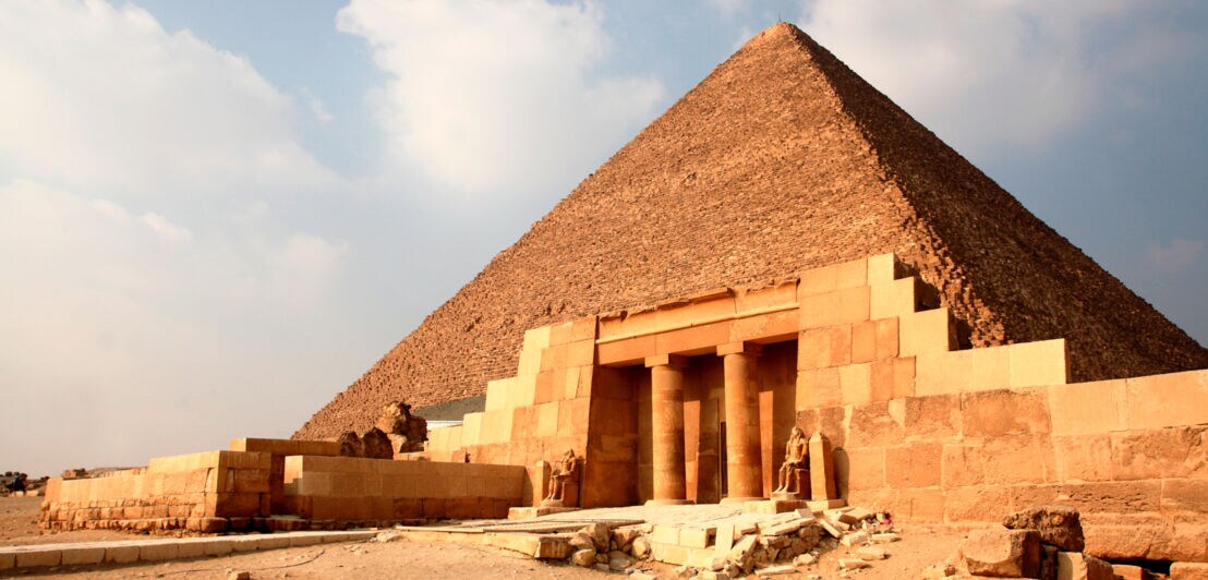 Totentempel am Fuße der Cheopspyramide von Gizeh