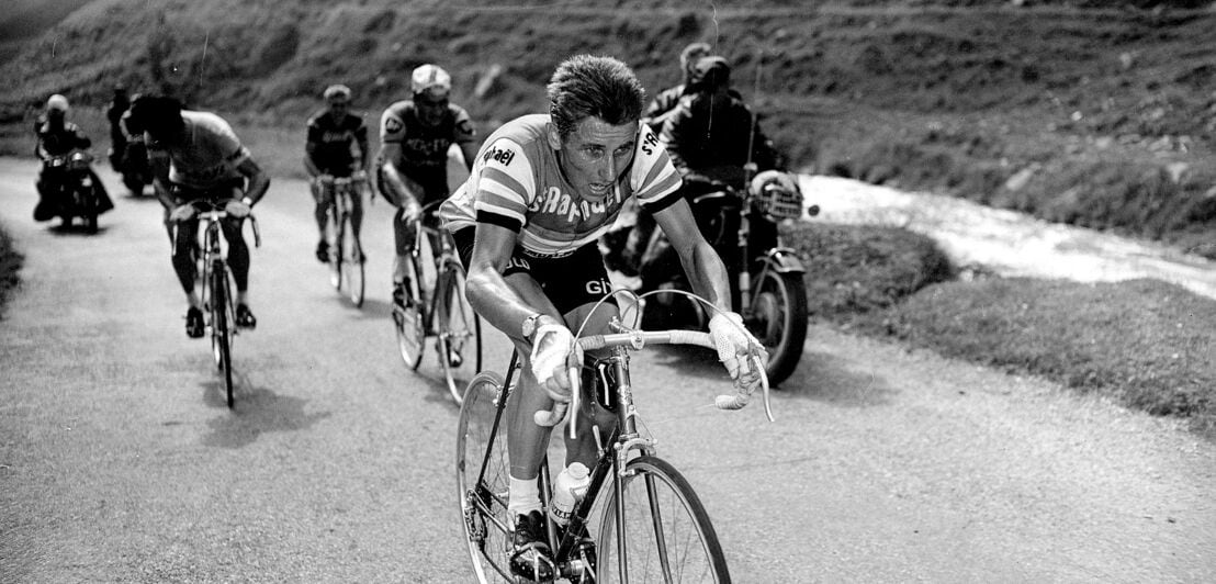 Jacques Anquetil während eines Rennradrennens