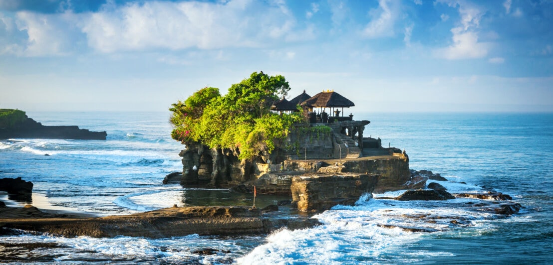Der balinesische Tempel Tanah Lot im Meer