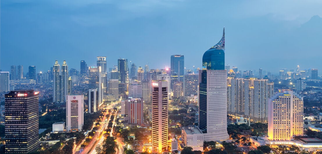 Luftaufnahme der Skyline von Jakarta.