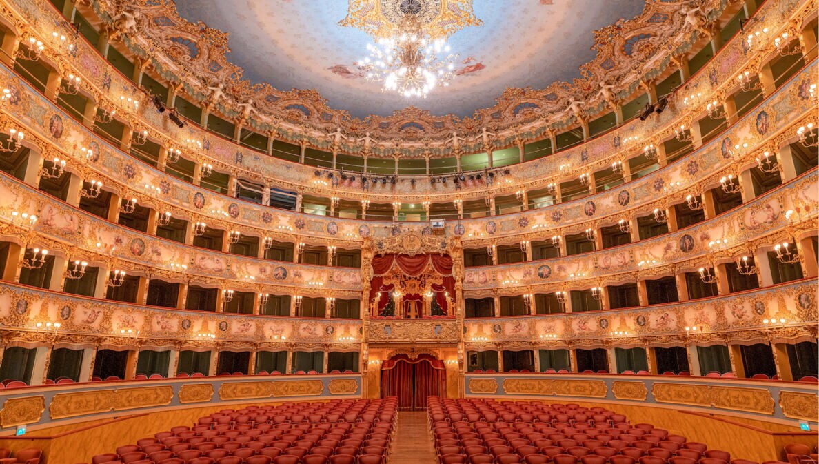 Das Opernhaus La Fenice in Venedig