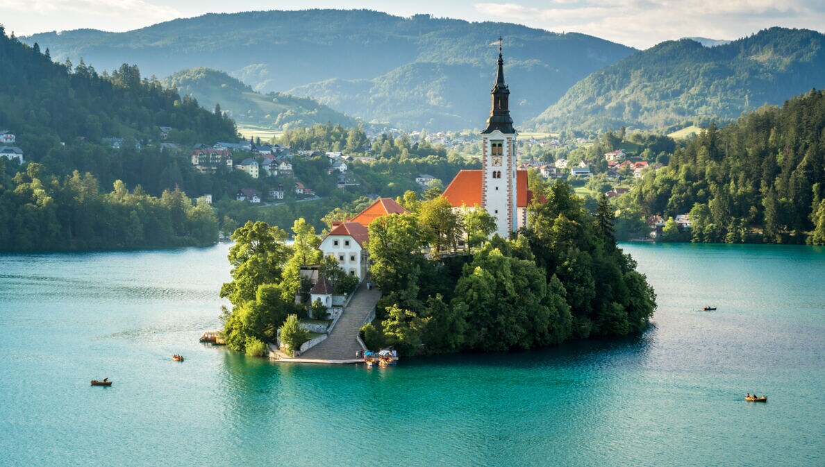 Kleine Insel im Bleder See in Slowenien