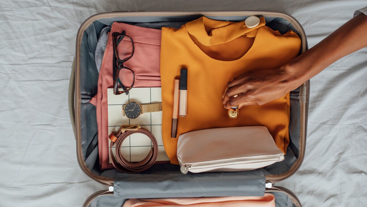 Sommerurlaub: Diese 10 Must-Haves gehören jetzt in deinen Koffer!