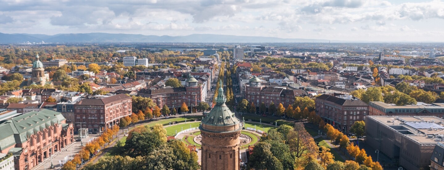 Blick auf die Skyline einer Stadt