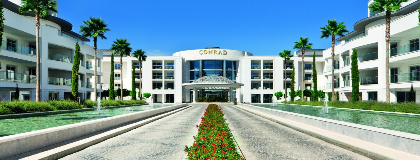 Eingang des Hotels Conrad Algarve.