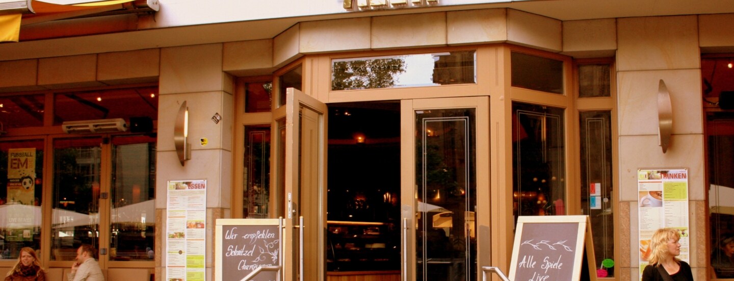 Außenansicht des ALEX Restaurants in Dortmund.