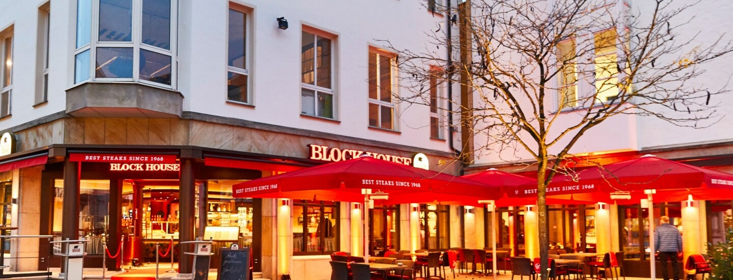 Eingangsbereich einer Block House Restaurant Filiale.