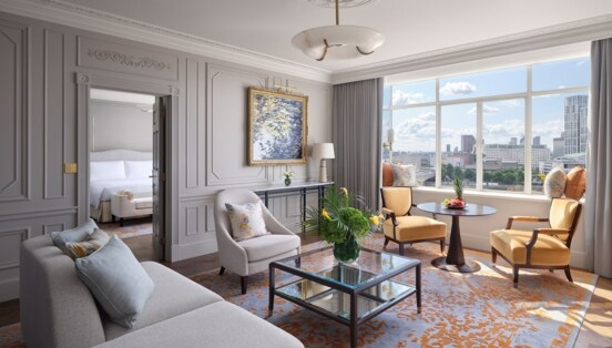 Luxuriöse Hotelsuite mit Panoramablick in London.