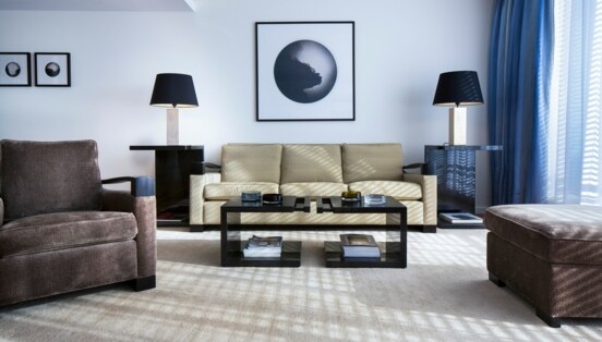 Eine der Suiten im The Mandala Hotel.