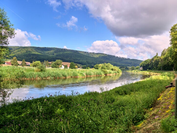 Panorama vom Fernradweg an der Weser im Weserbergland