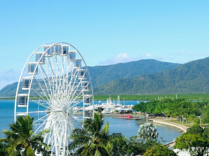 Zwischen Korallenriff und Regenwald präsentiert sich Cairns als Traumdestination an der australischen Ostküste.