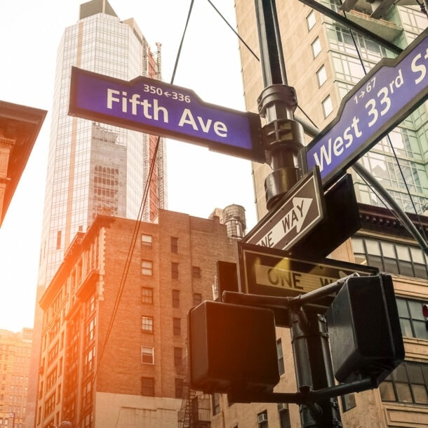 Straßenschild in der Fifth Avenue