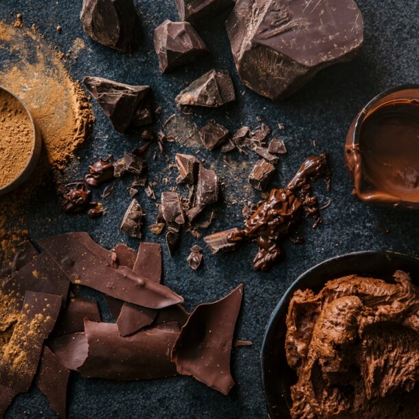 Kakao in unterschiedlichen Variationen: flüssig, cremig, als Pulver und in Stückchen