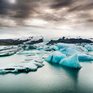 Eisschollen in der isländischen Gletscherlagune Jökulsárlón.