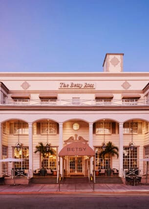 Blick auf das The Betsy Hotels in Miami Beach.