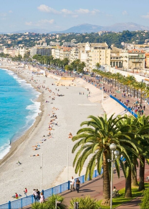 Blick auf den Strand von Nizza.