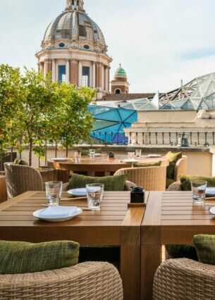 Terrasse eines Lokals in Rom