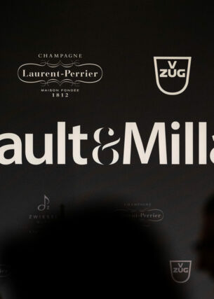 Schriftzug von Gault und Millau mit Logos der Sponsoren