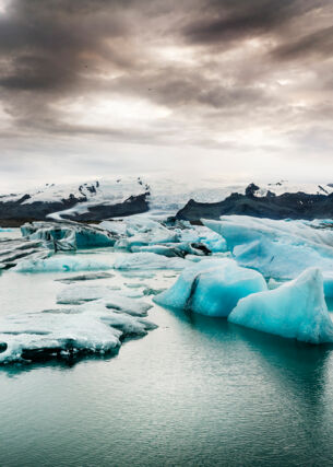 Eisschollen in der isländischen Gletscherlagune Jökulsárlón.